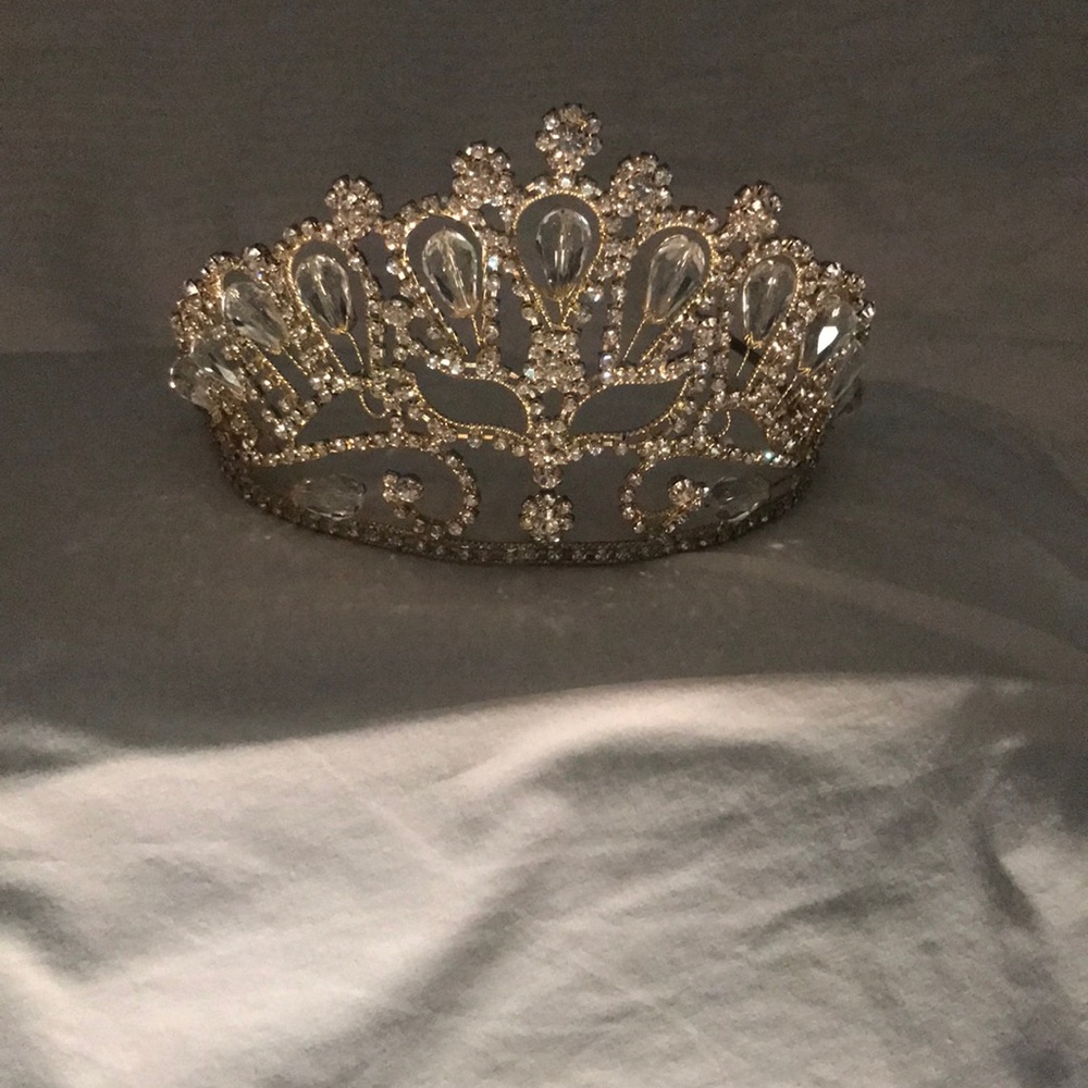 Gold crown